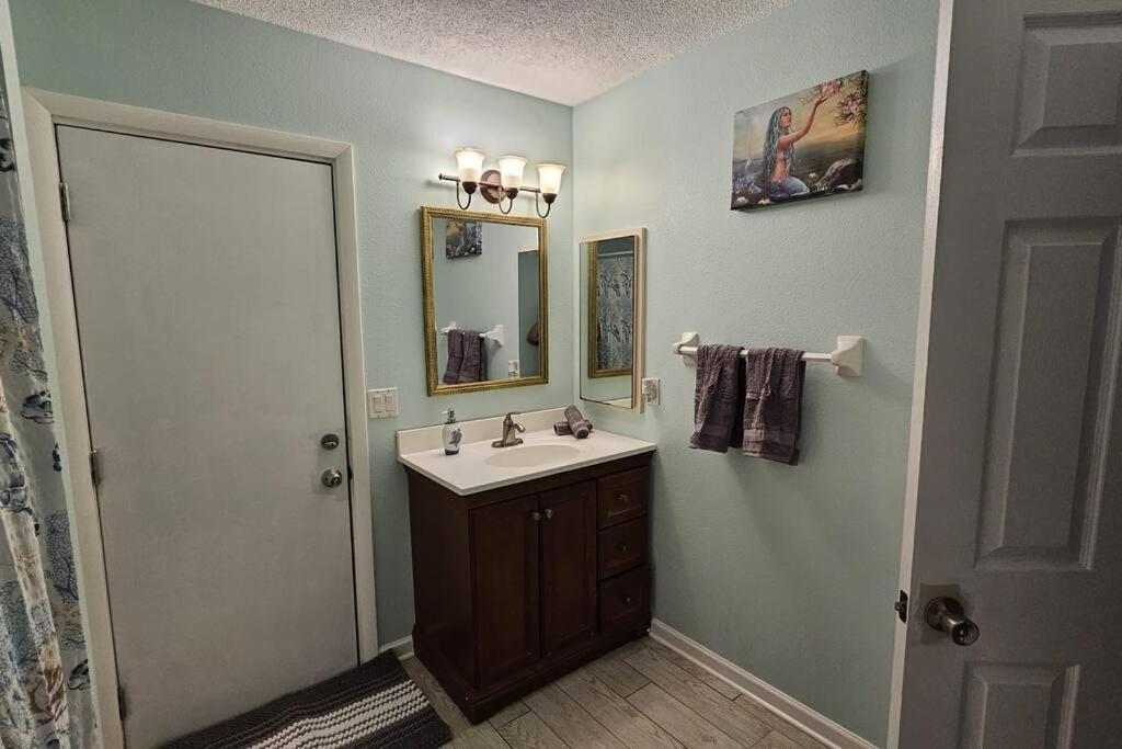 Seabreeze 3-Bedroom Pool Villa Close To The Beach!!! Port Charlotte Bagian luar foto